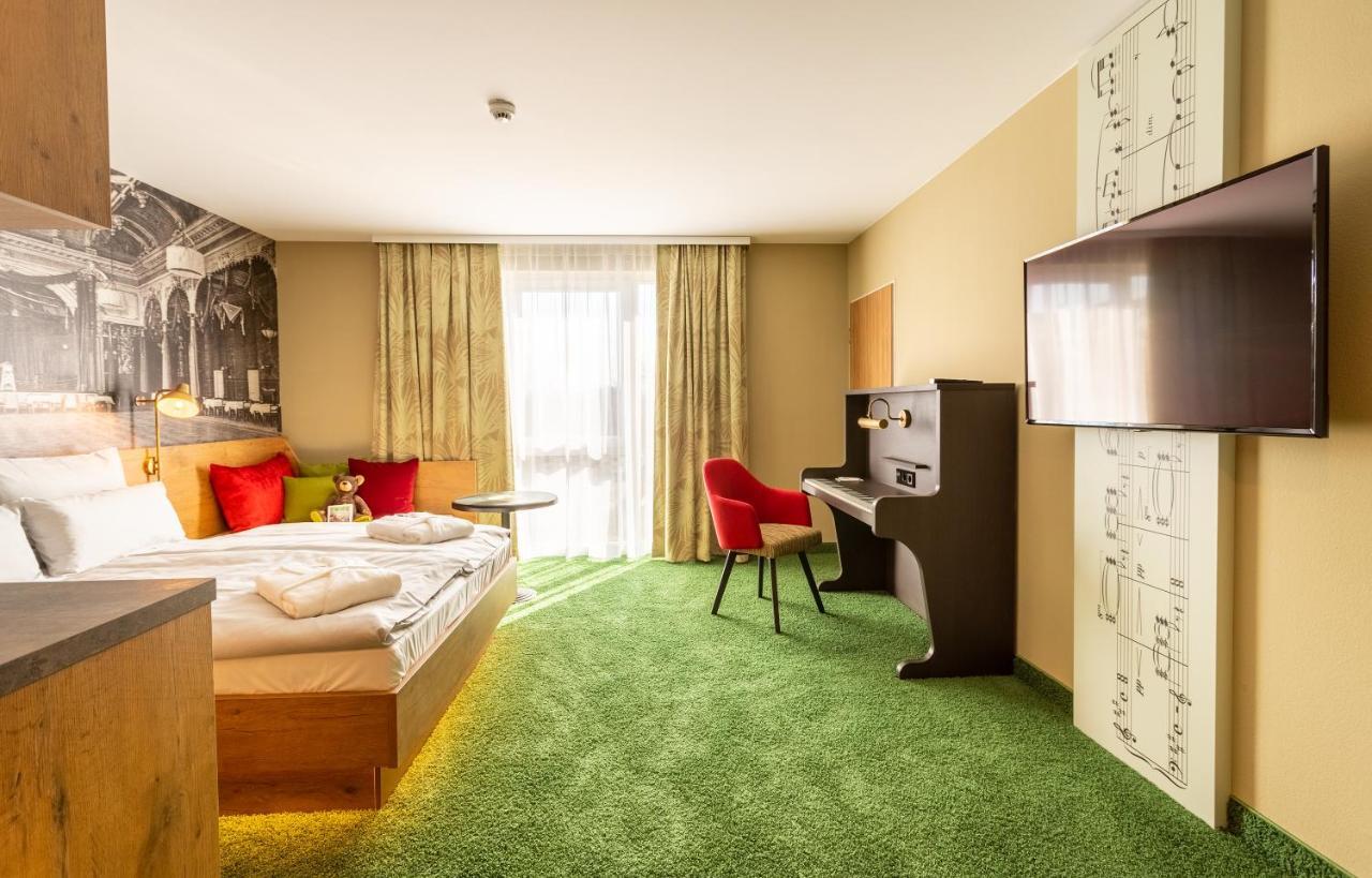 Mightytwice Hotel 4*