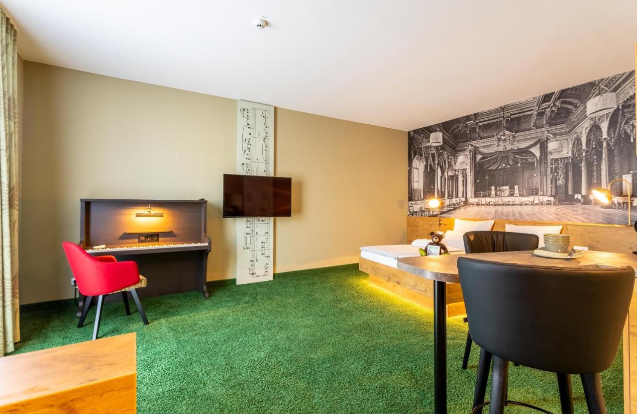 Mightytwice Hotel 4*